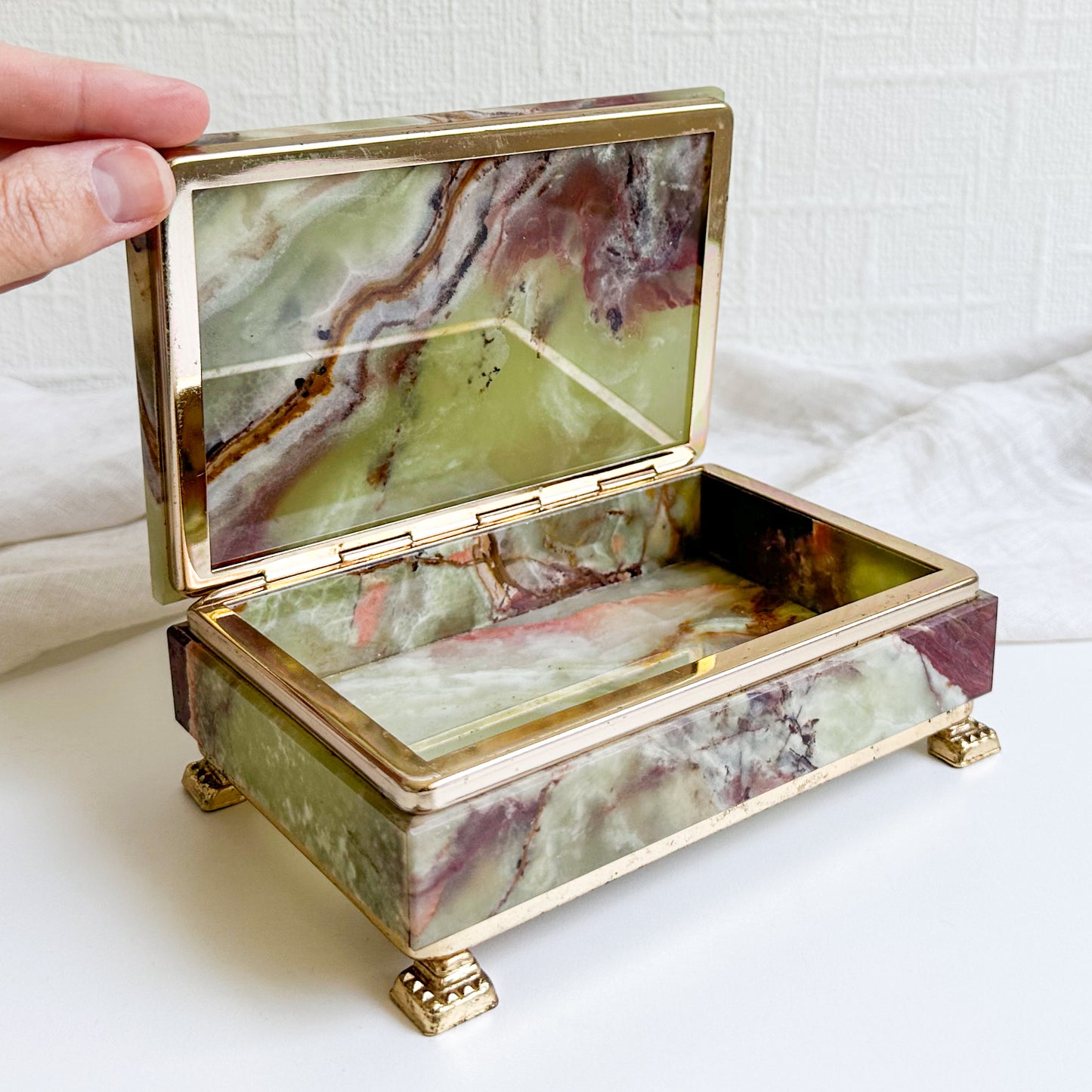 Onyx Box with Hinged Lid