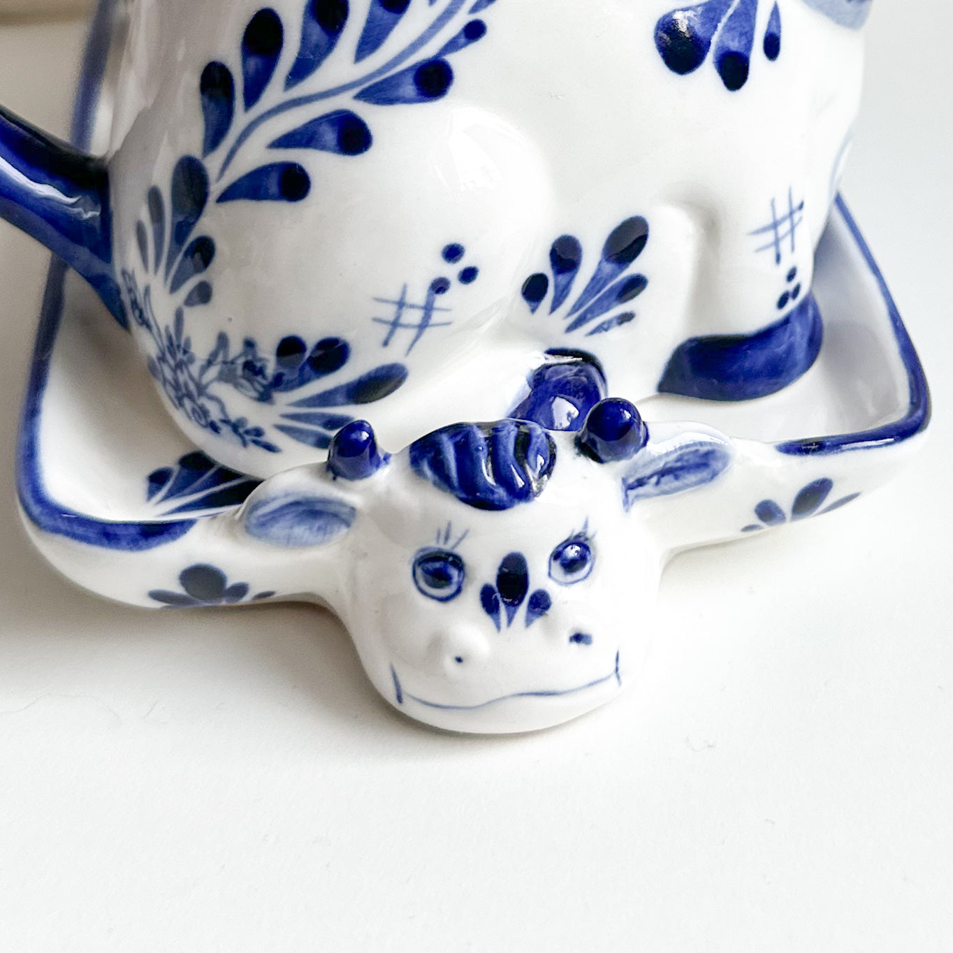 Blue Delft Cow Set