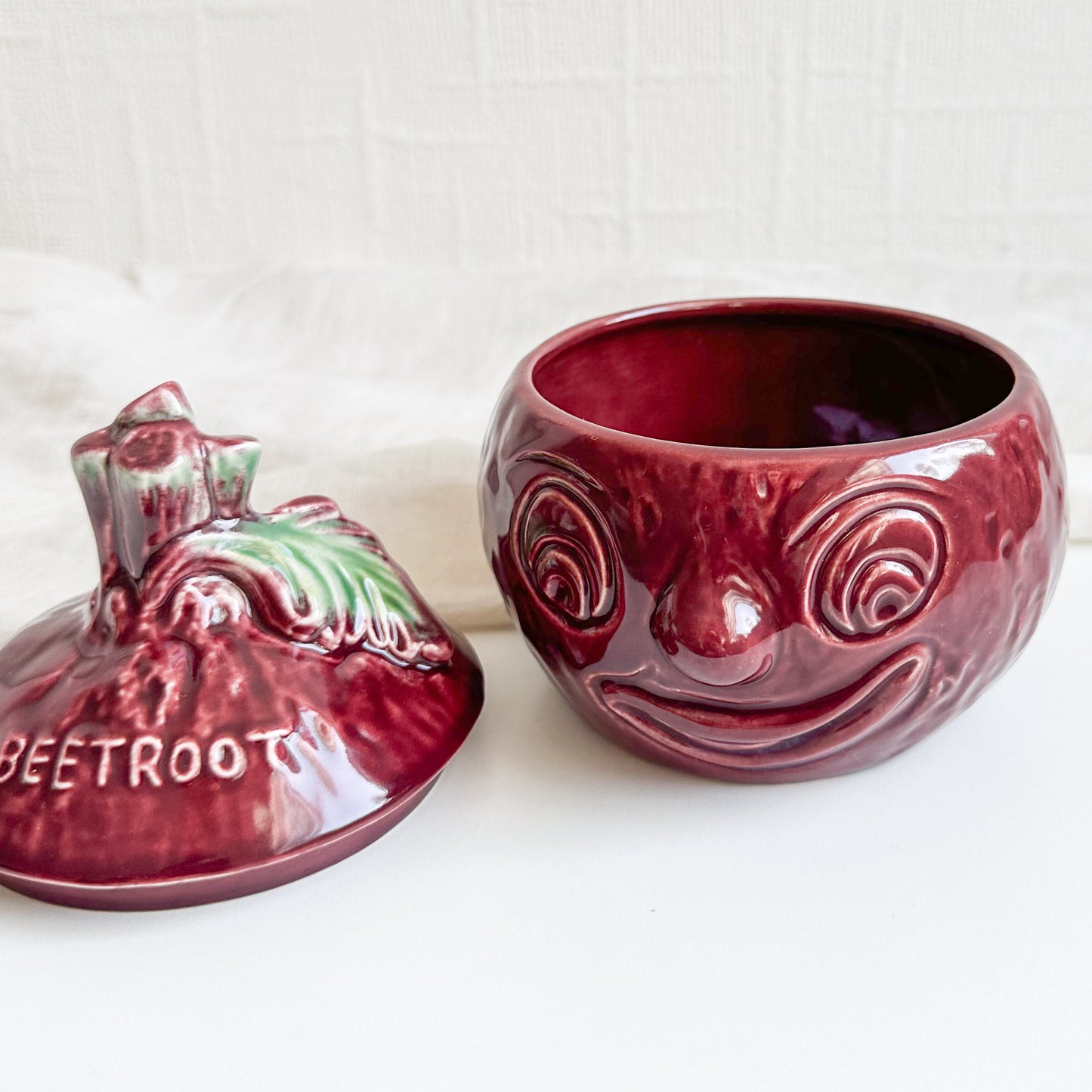 Sylvac Beetroot Pot