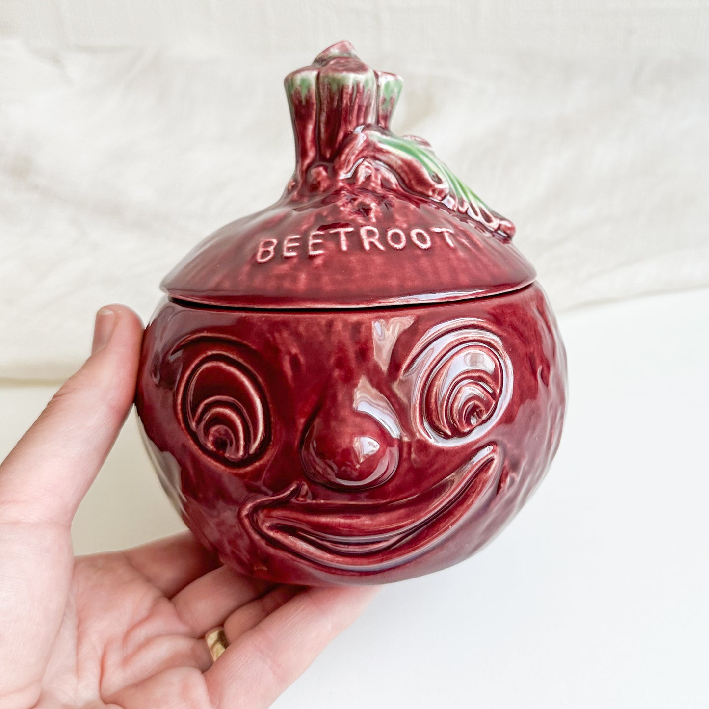 Sylvac Beetroot Pot