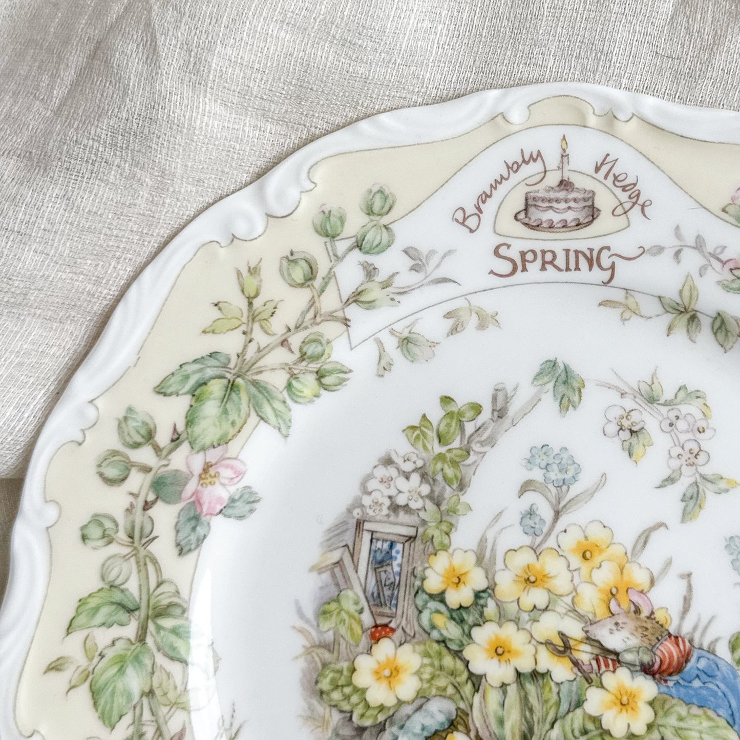 Brambly Hedge ‘Spring’ Tea Plate