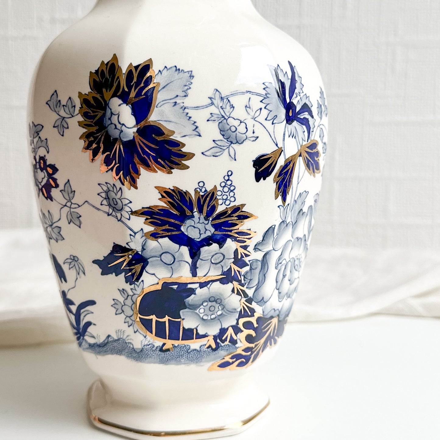 MASON’S Sapphire Vase