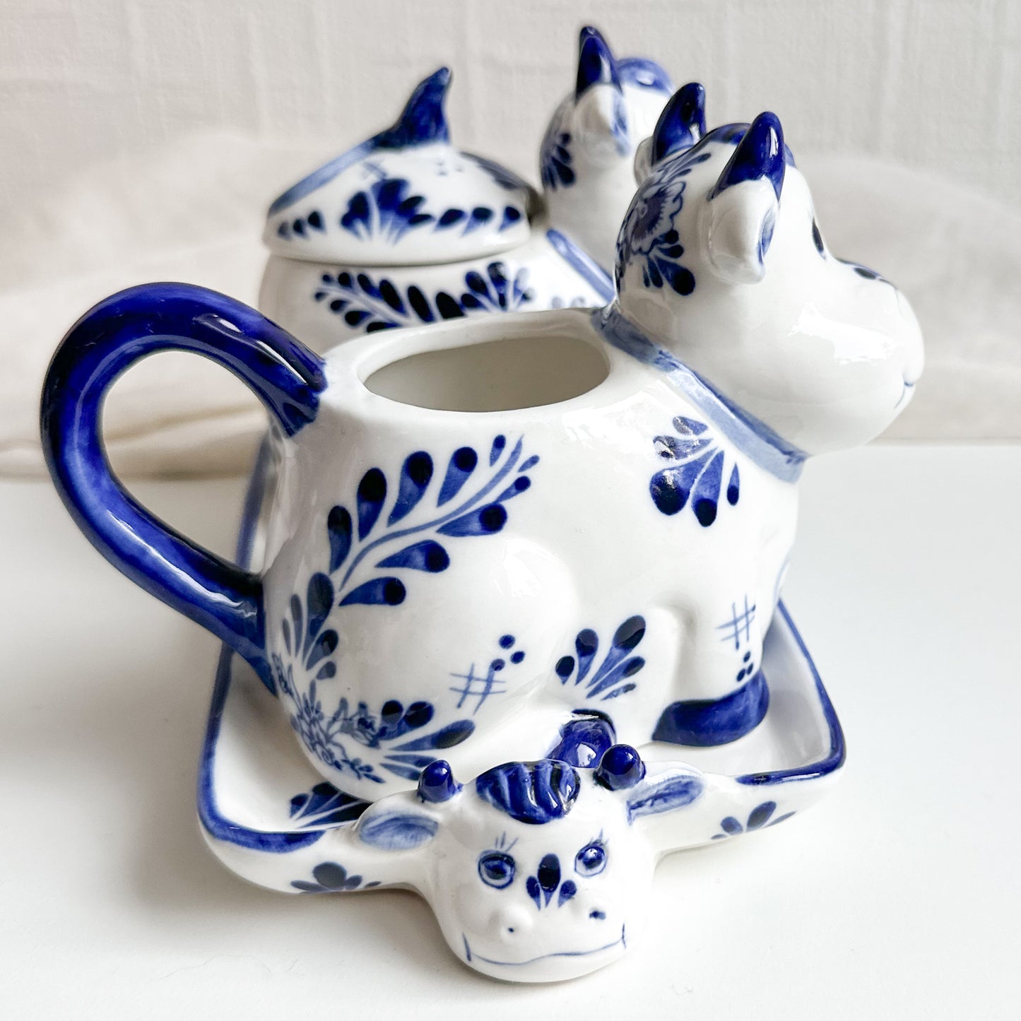 Blue Delft Cow Set