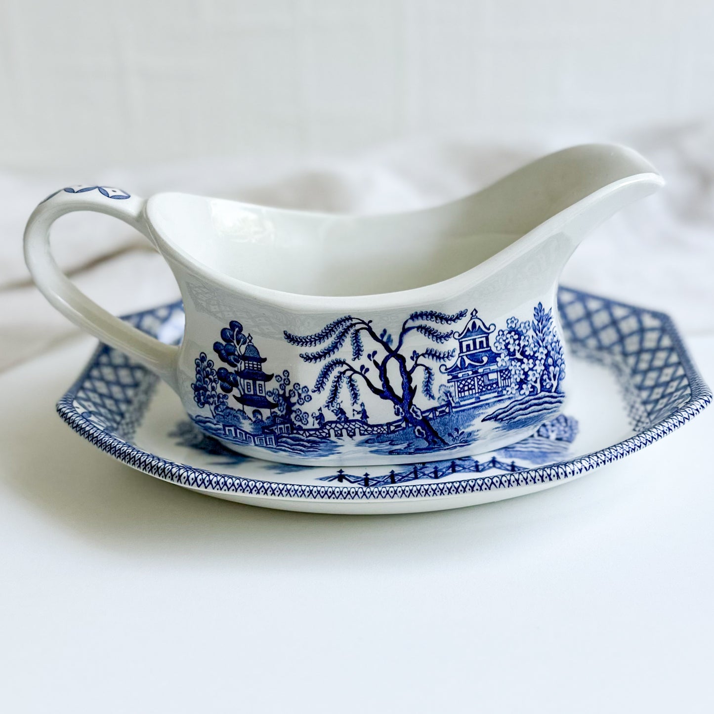 Willow Gravy Boat and Plate