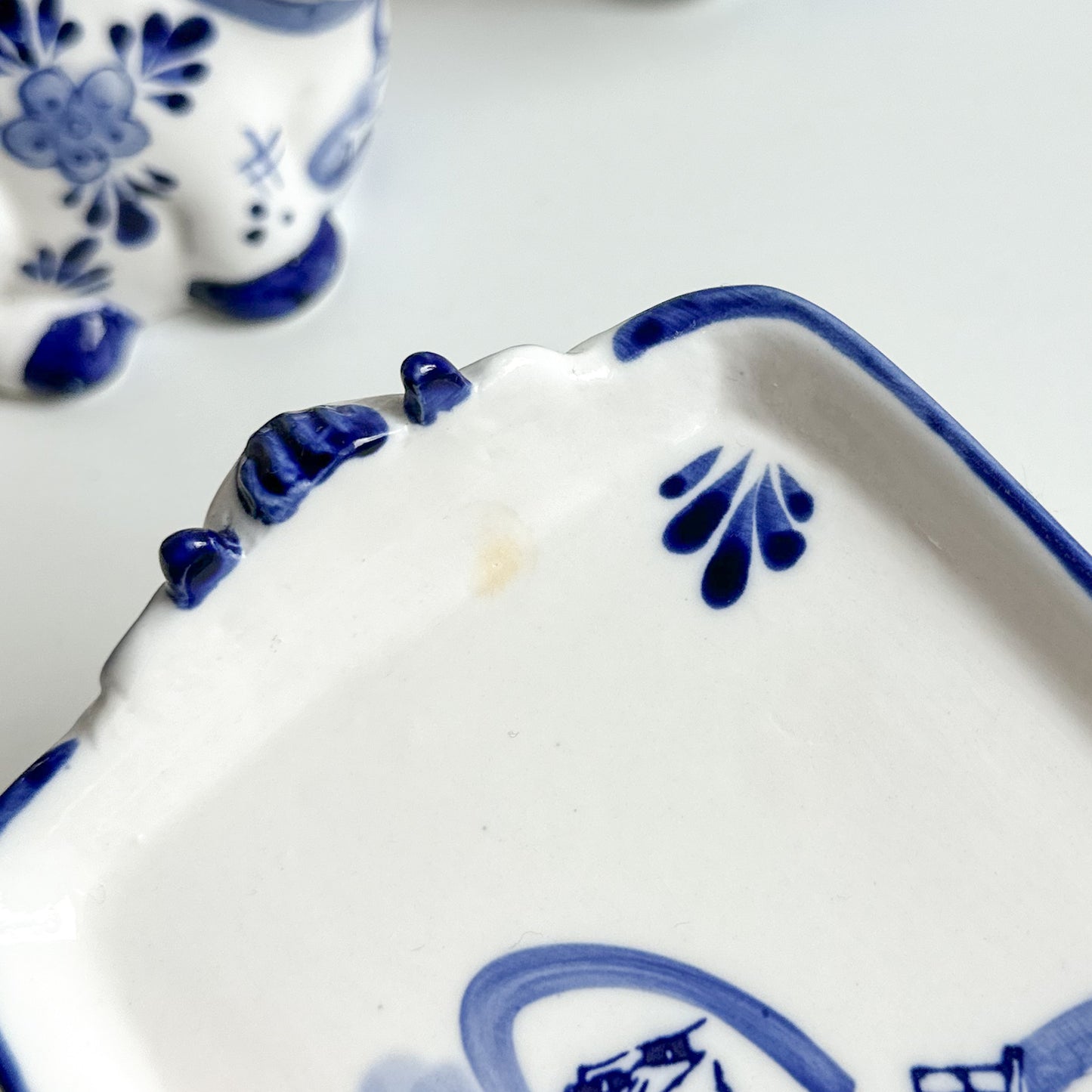 Blue Delft Cow Set