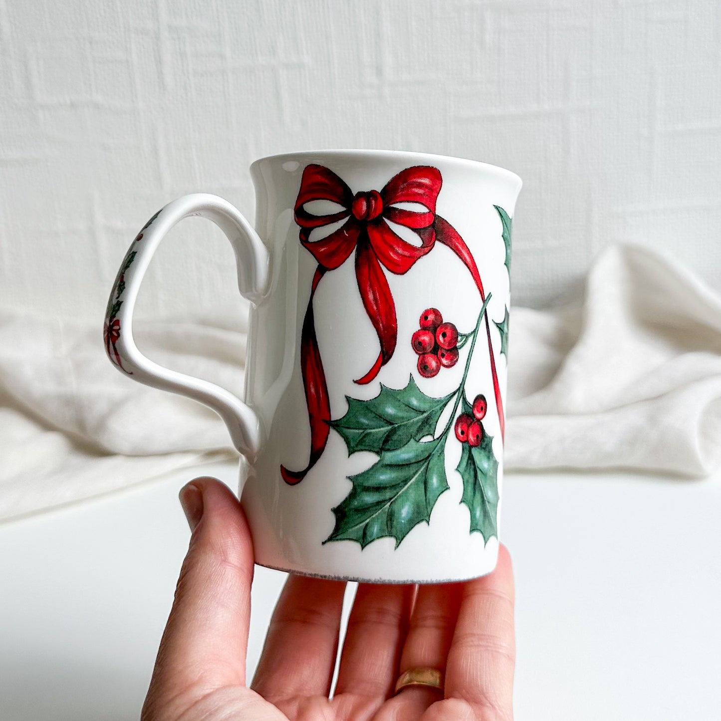 Mug with Holly and Bows