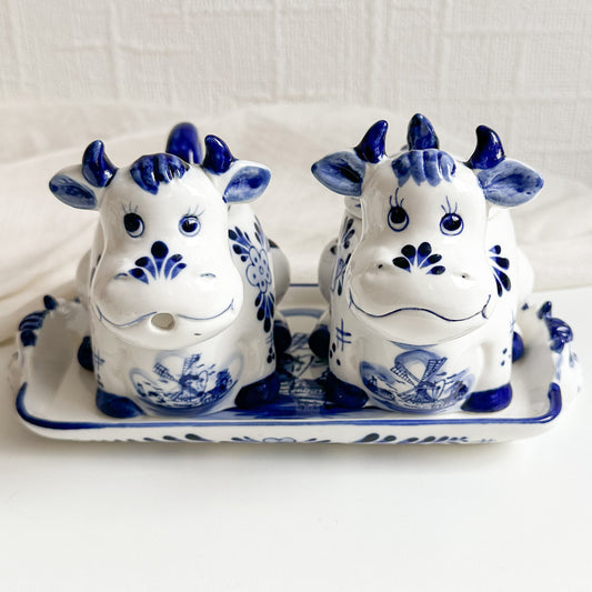 Blue Delft Cow Set