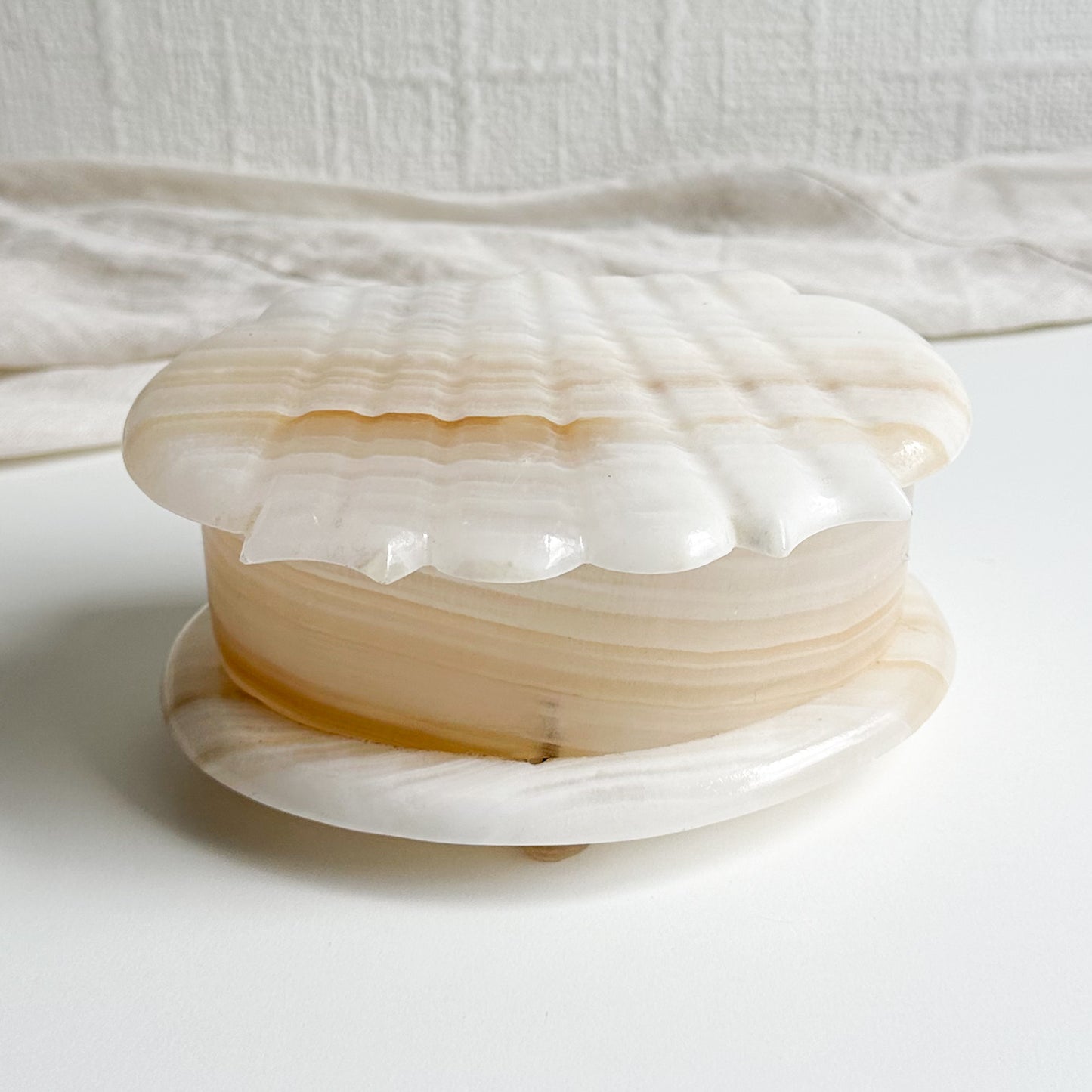 Onyx Clam Shell Box