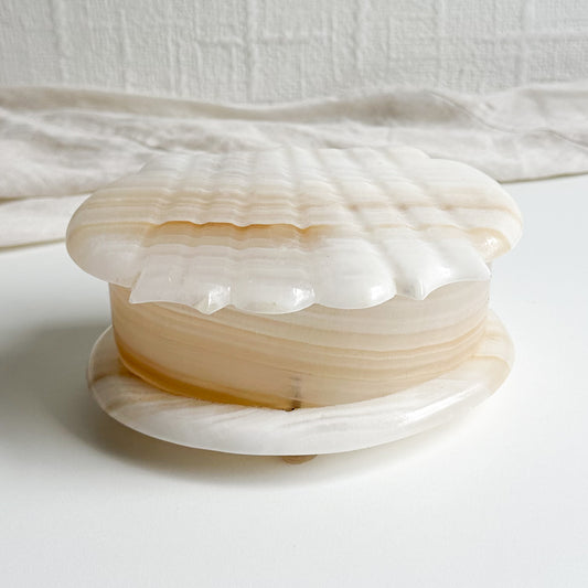 Onyx Clam Shell Box