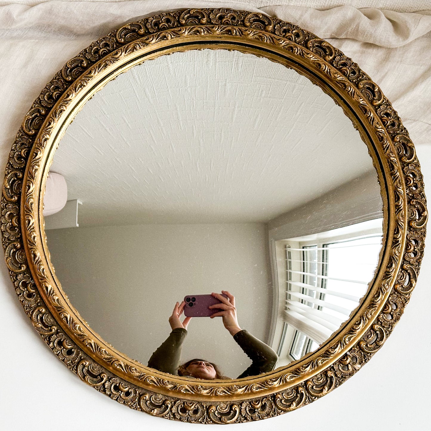 Round Convex Mirror with Gilt Frame