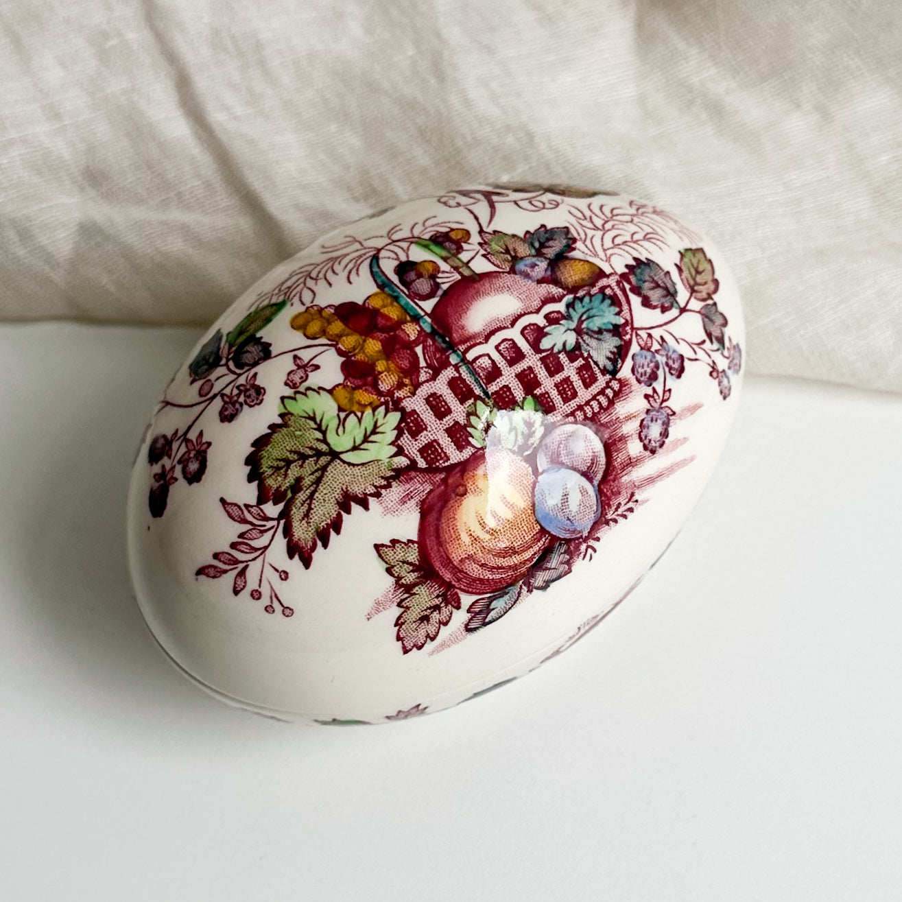 Mason’s Egg Shaped Trinket Box