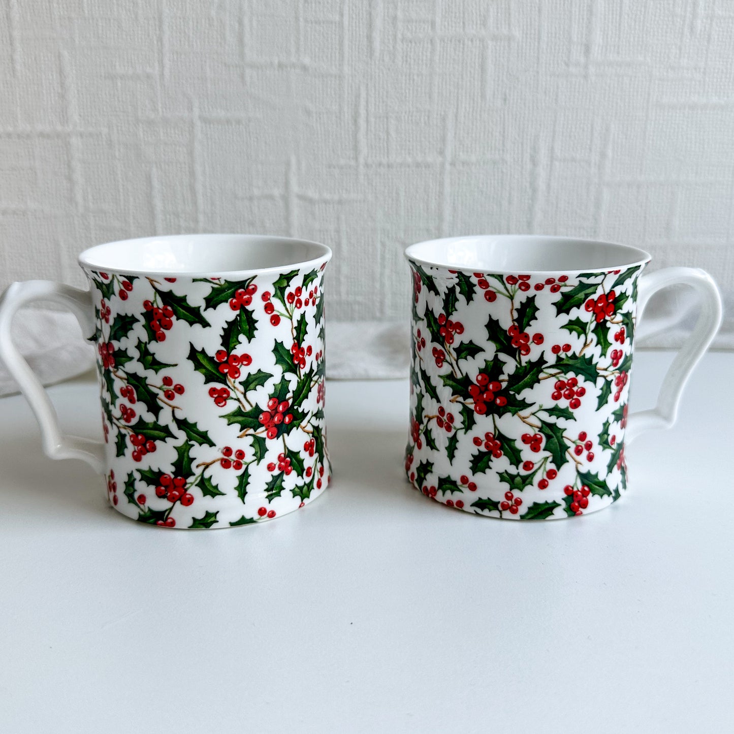 Pair of Mugs with Holly Pattern