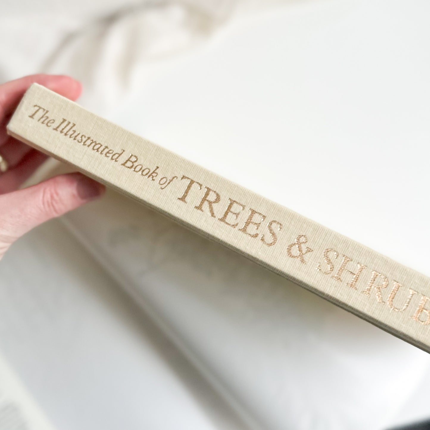 The Illustrated Book of Trees & Shrubs