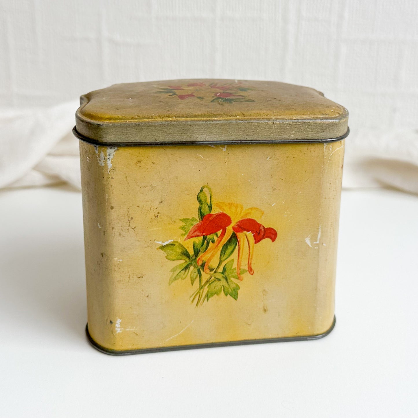 Vintage Floral Tin