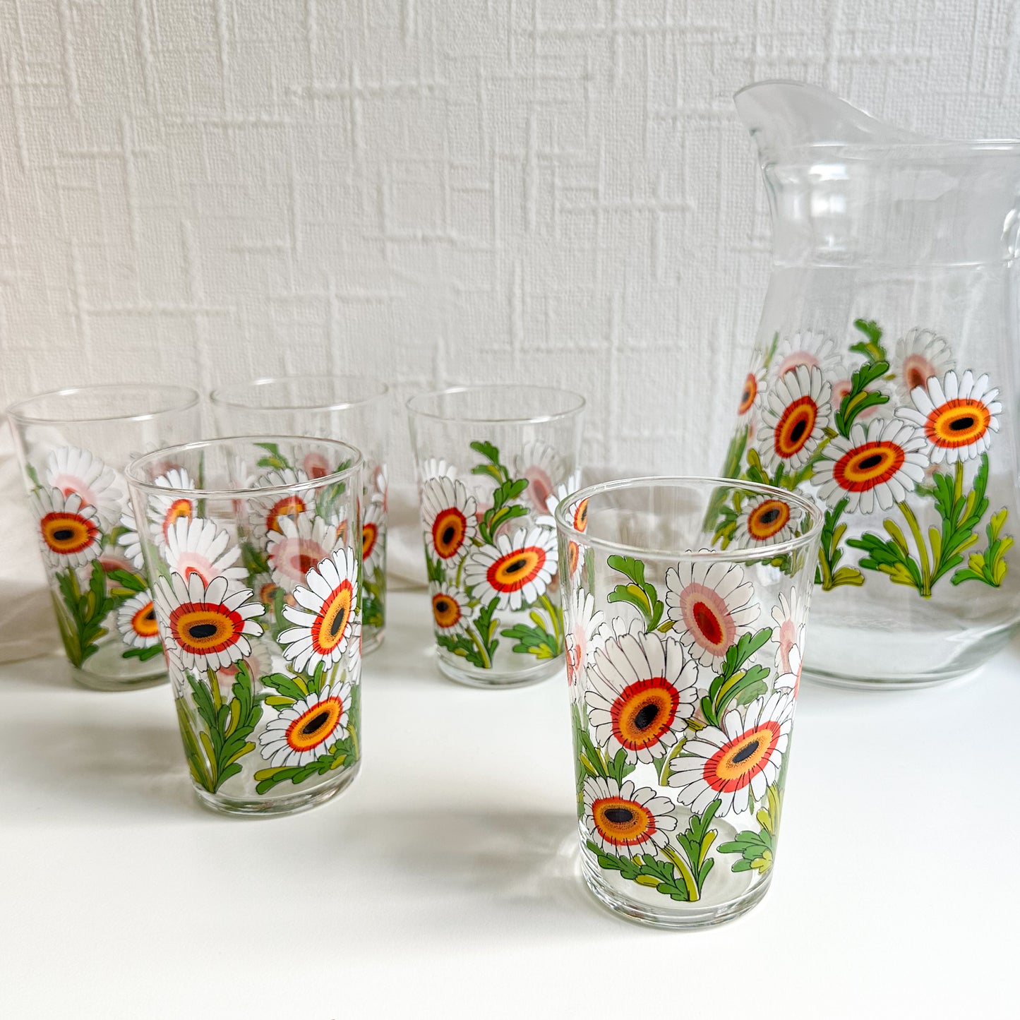 5 Vintage Drinking Glasses with Daisy Pattern