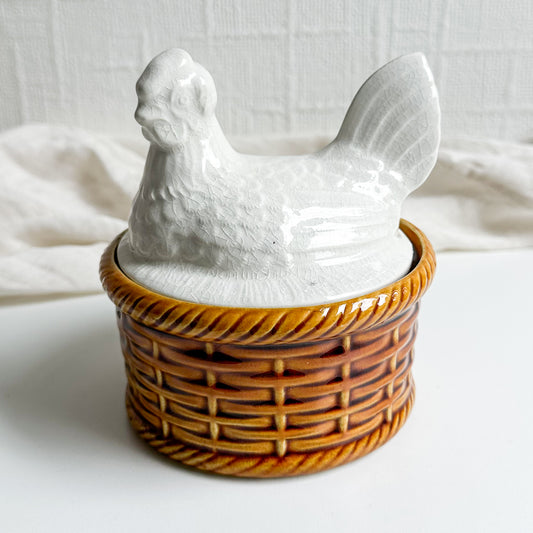 Secla Portugal Hen on Nest