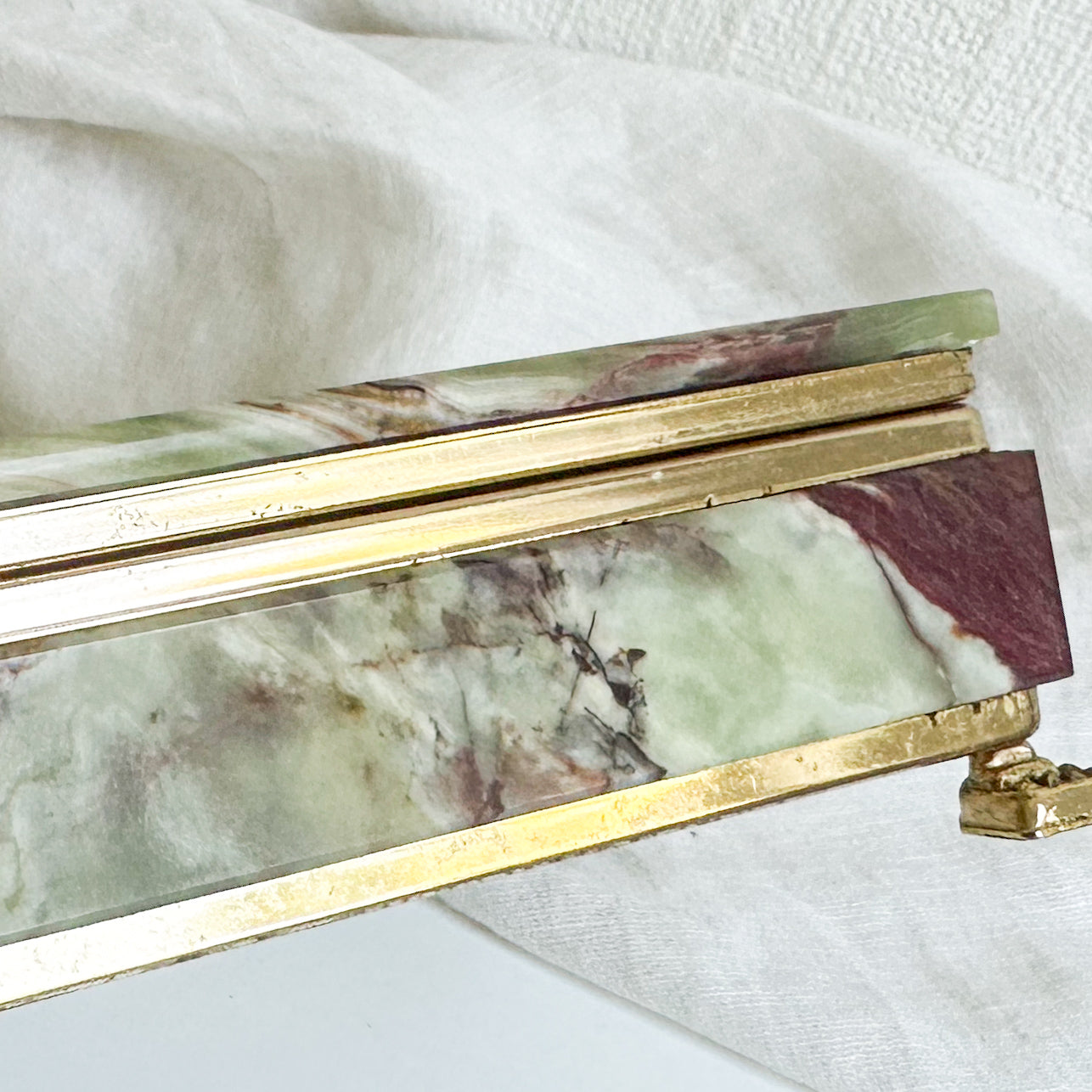 Onyx Box with Hinged Lid