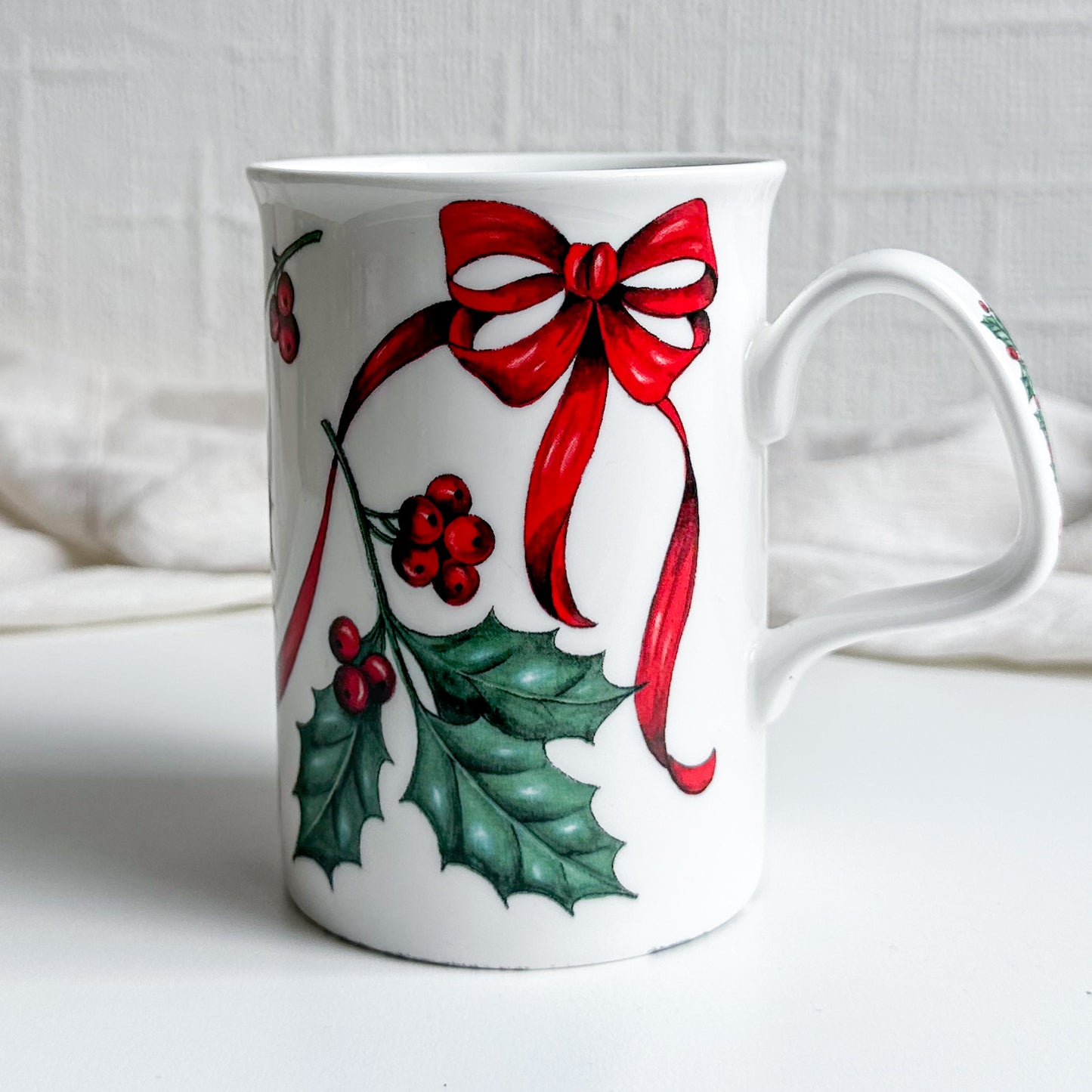 Mug with Holly and Bows