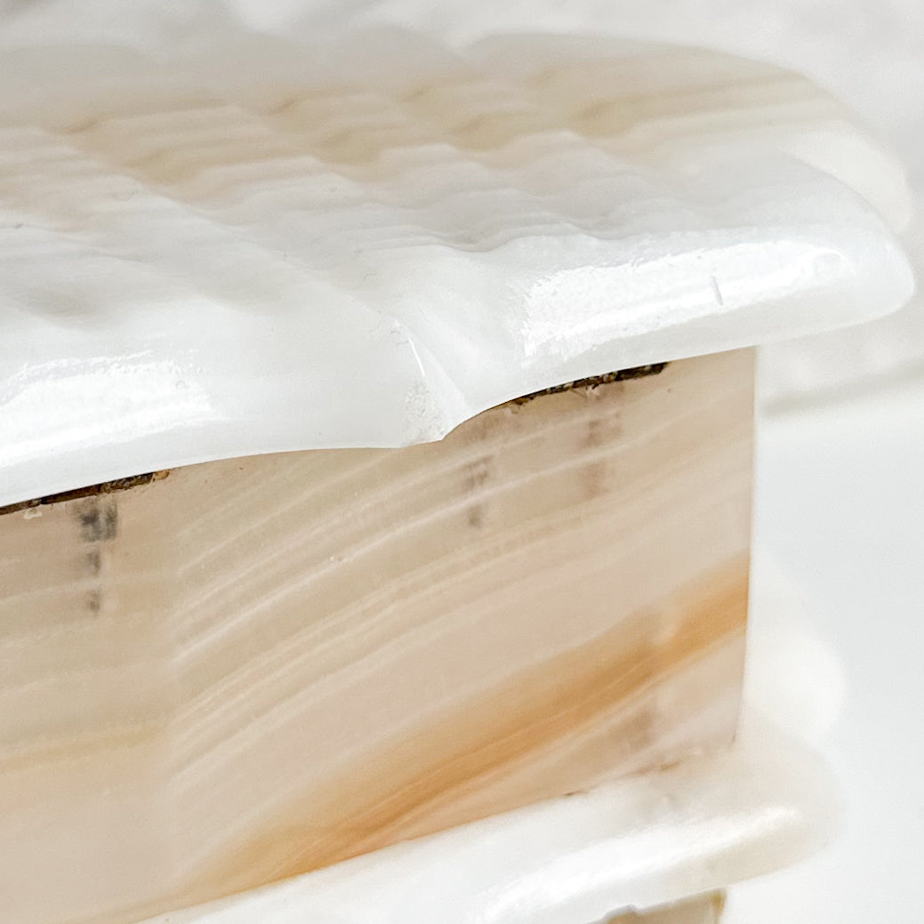 Onyx Clam Shell Box