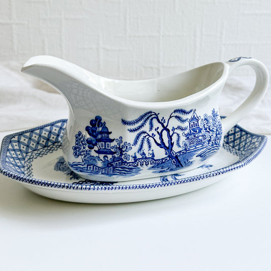 Willow Gravy Boat and Plate