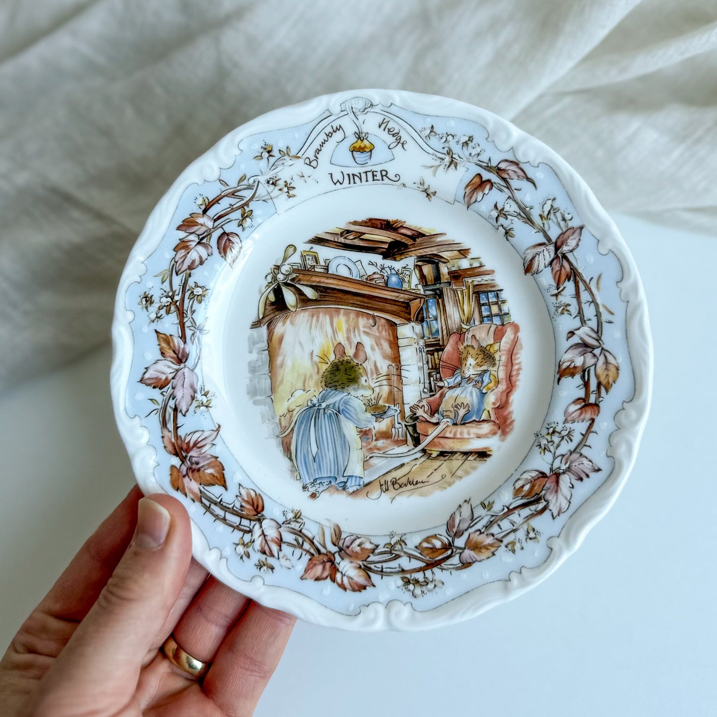 Brambly Hedge ‘Winter’ Tea Plate