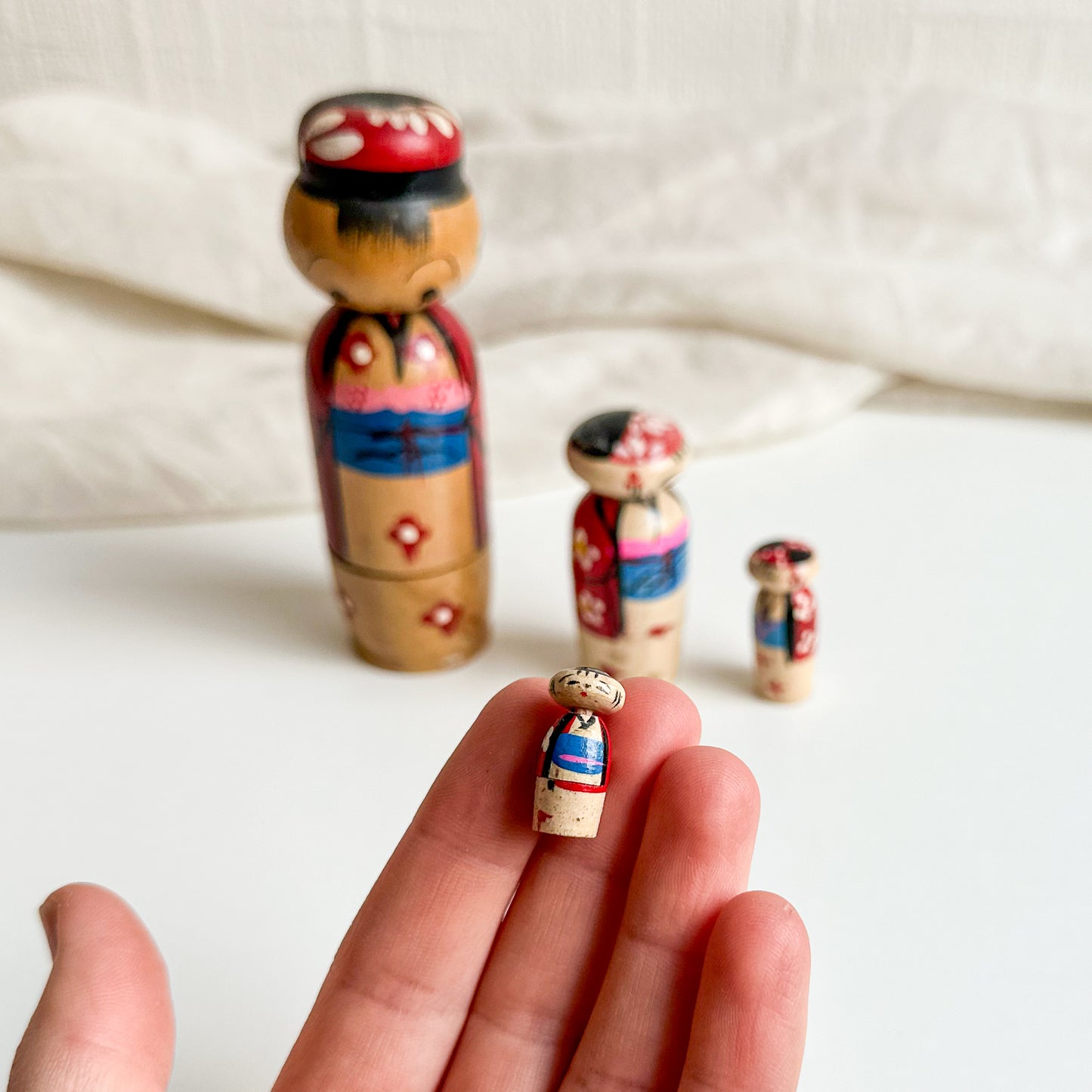 Vintage Kokeshi Bobblehead Nesting Dolls