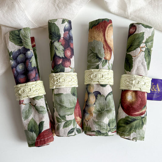 Set of 4 Silvestri Napkin Rings with Fruit Pattern Napkins