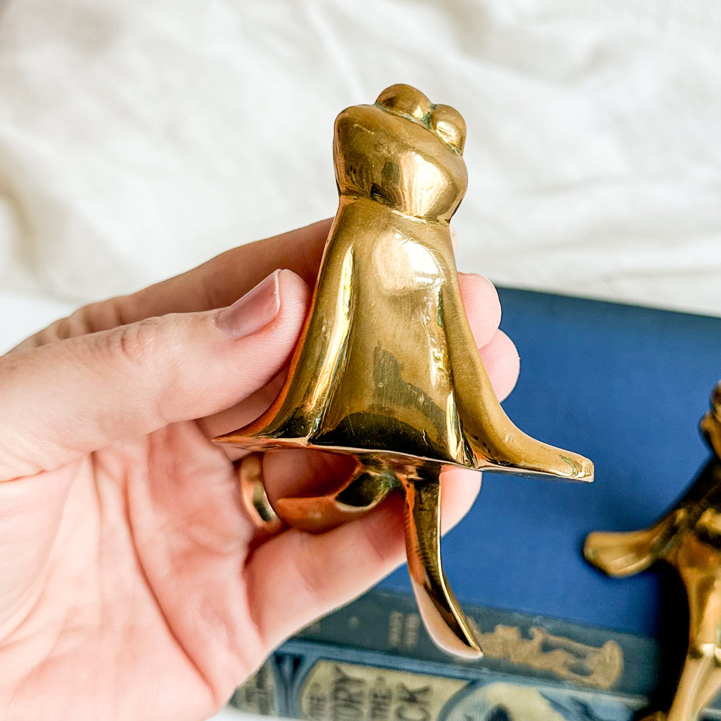 Pair of Shelf Sitting Frogs