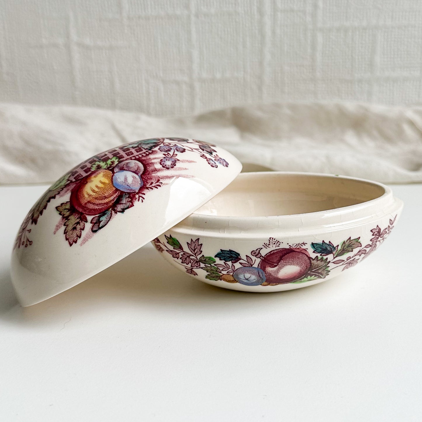 Mason’s Egg Shaped Trinket Box