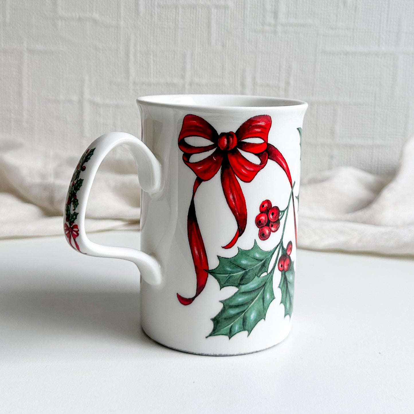 Mug with Holly and Bows