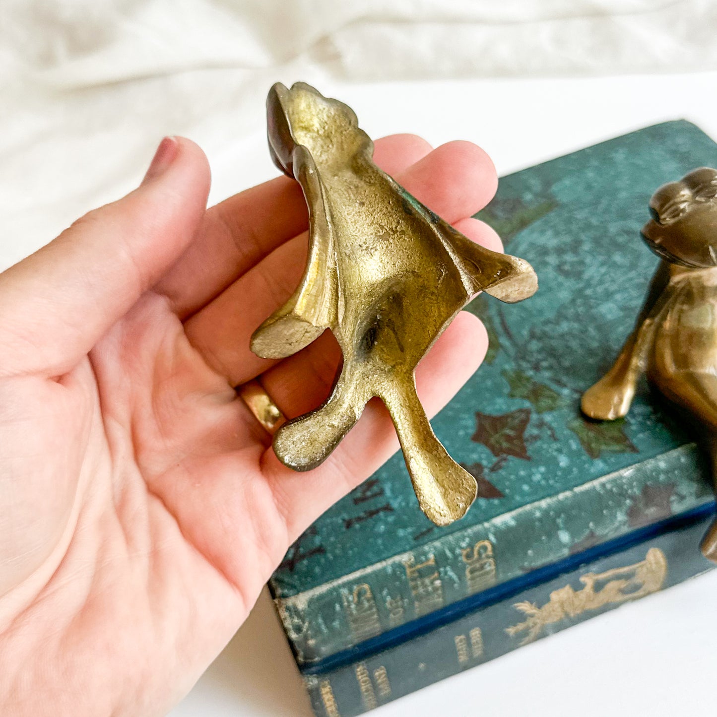 Pair of Shelf Sitting Frogs