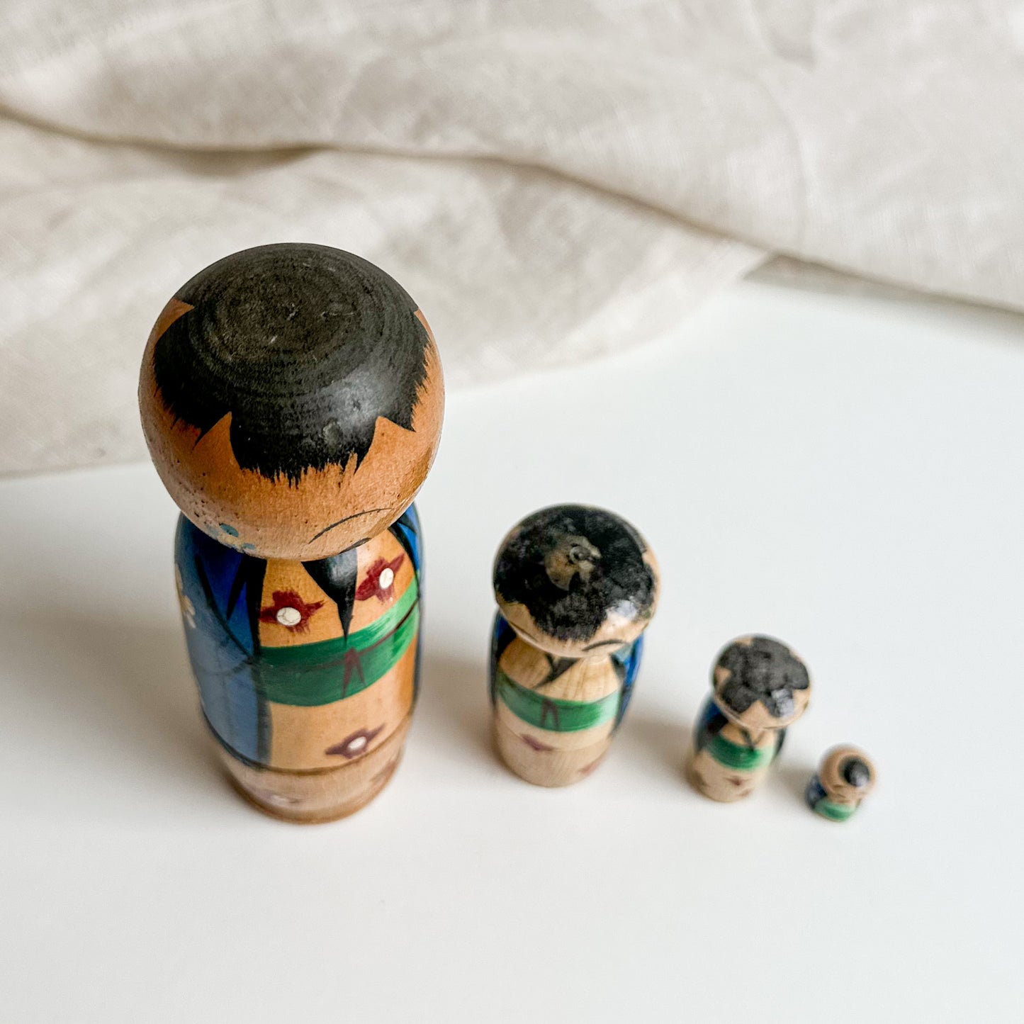 Vintage Kokeshi Bobblehead Nesting Dolls