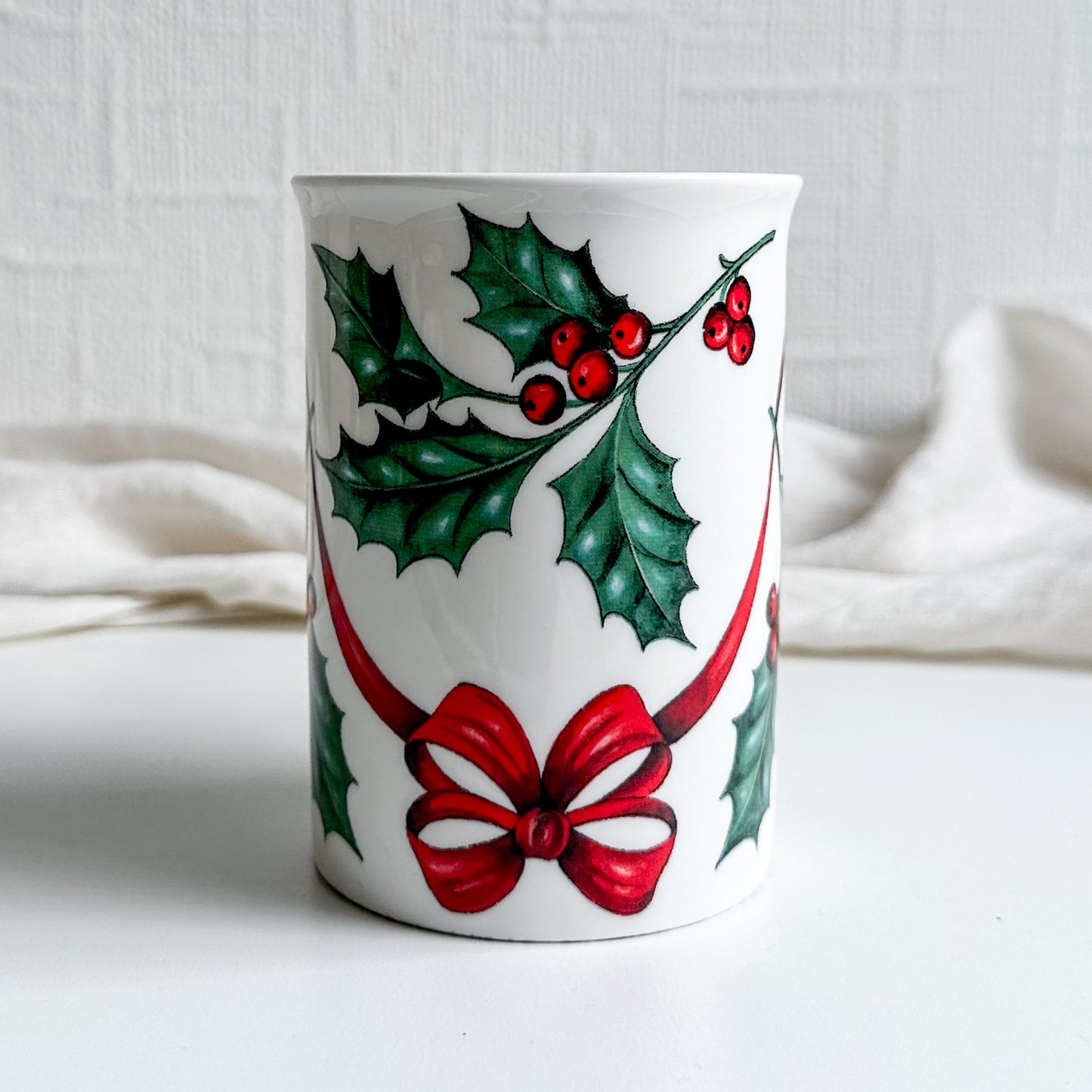 Mug with Holly and Bows