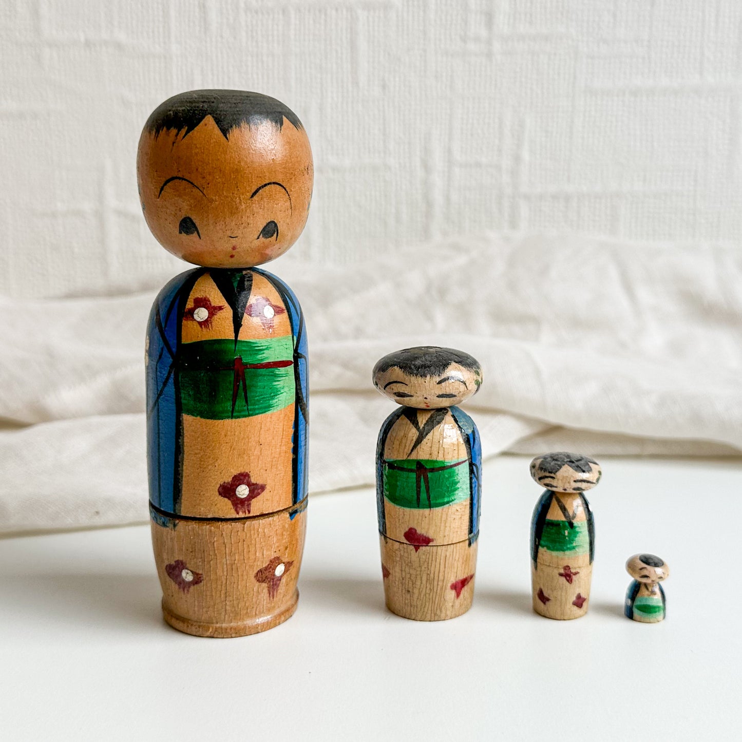 Vintage Kokeshi Bobblehead Nesting Dolls