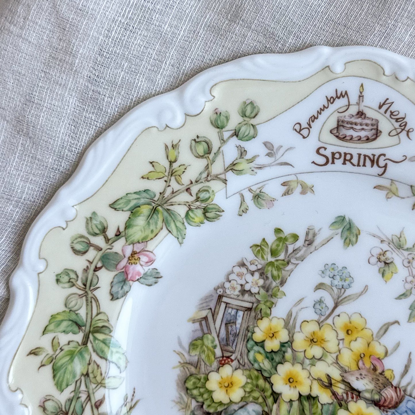 Brambly Hedge ‘Spring’ Tea Plate