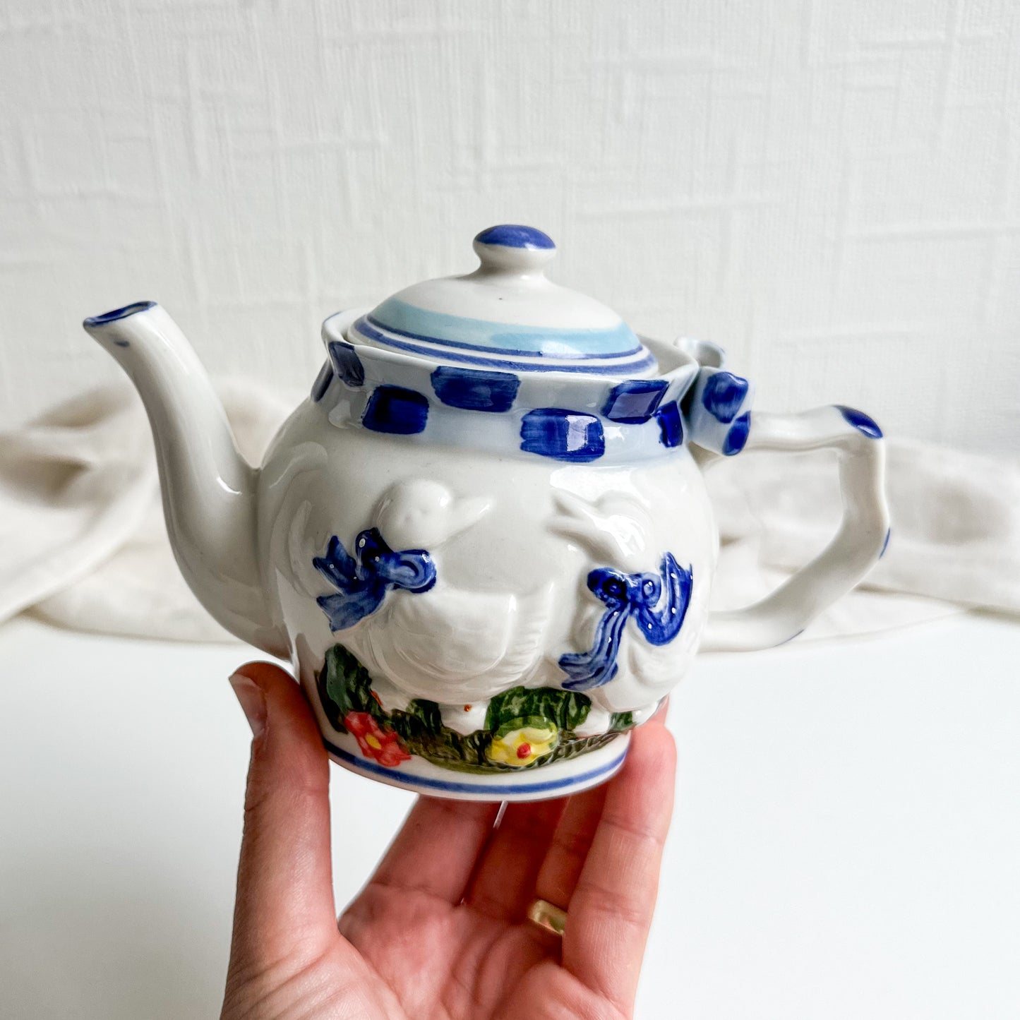 Small Teapot with Geese and Bow