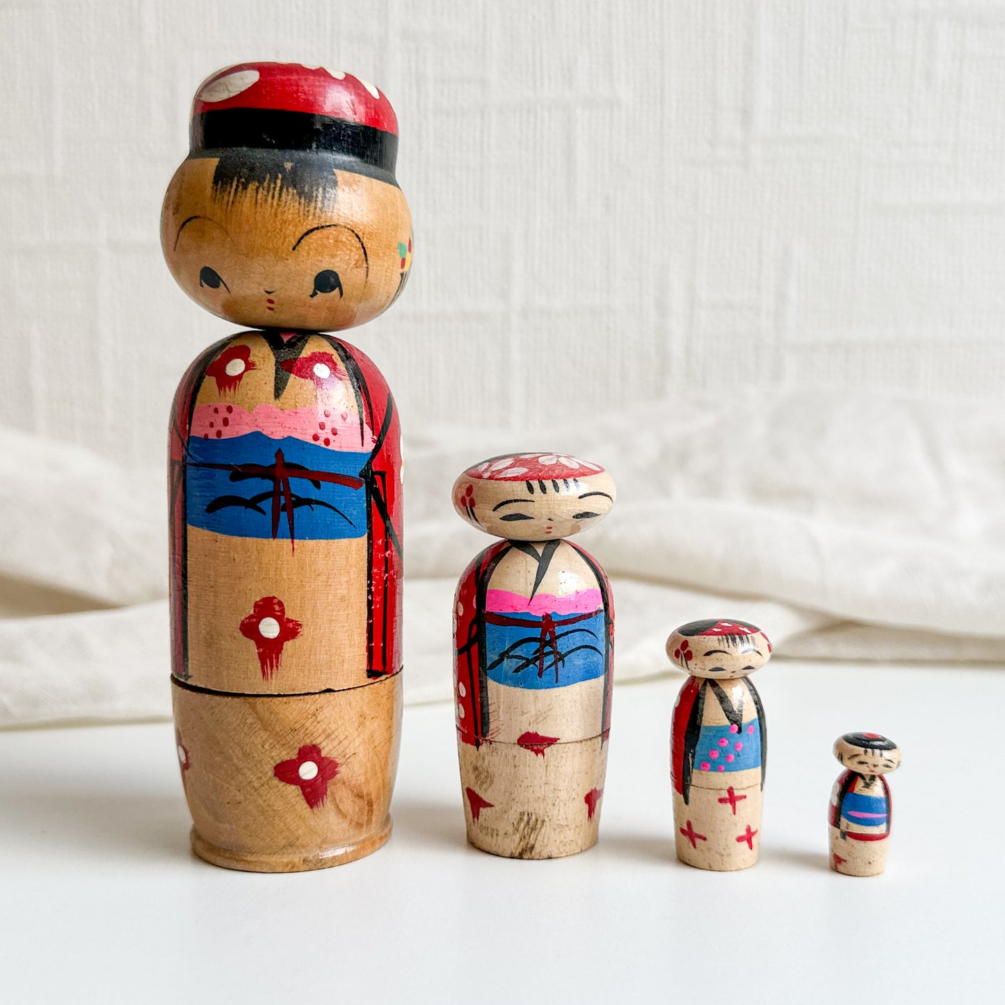 Vintage Kokeshi Bobblehead Nesting Dolls