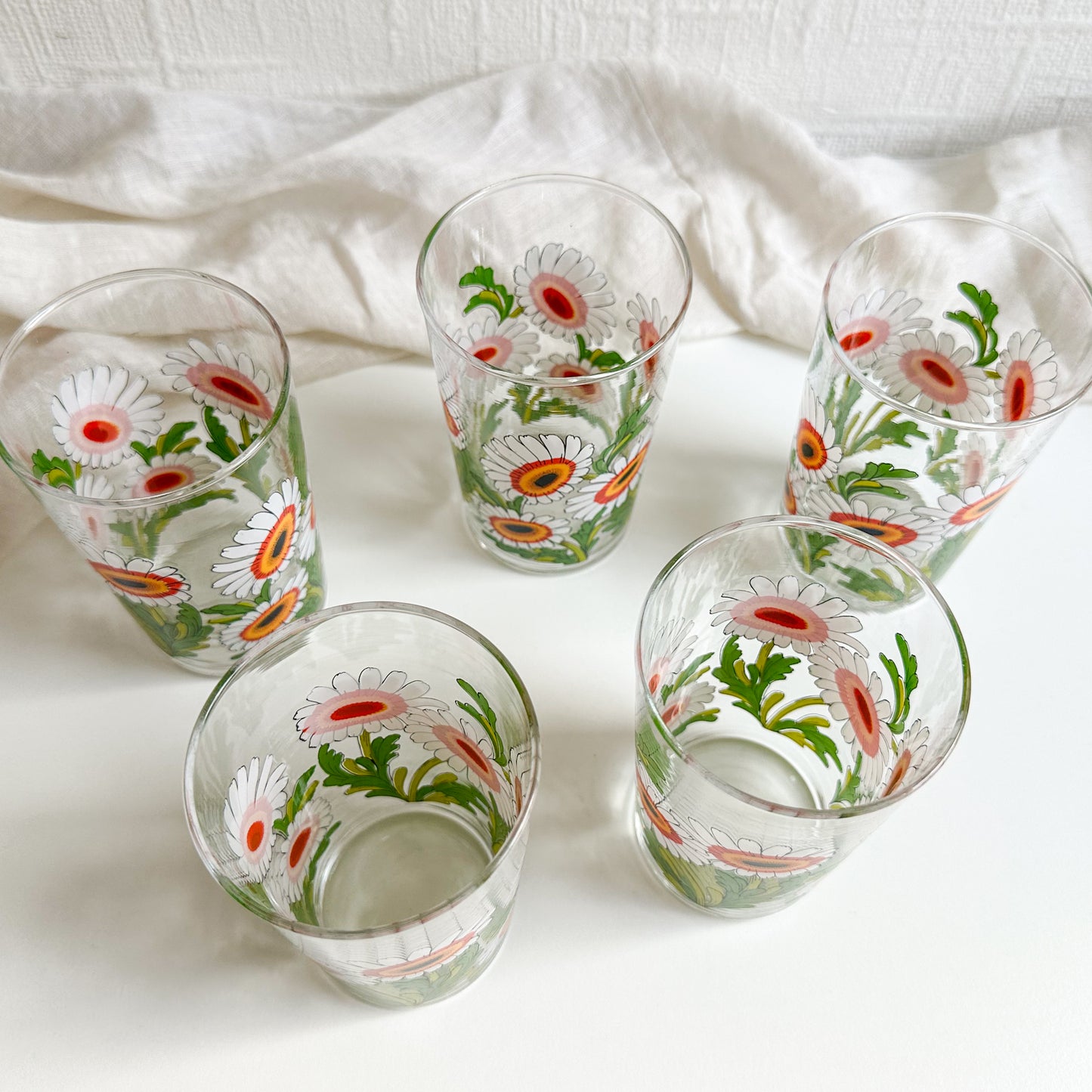 5 Vintage Drinking Glasses with Daisy Pattern