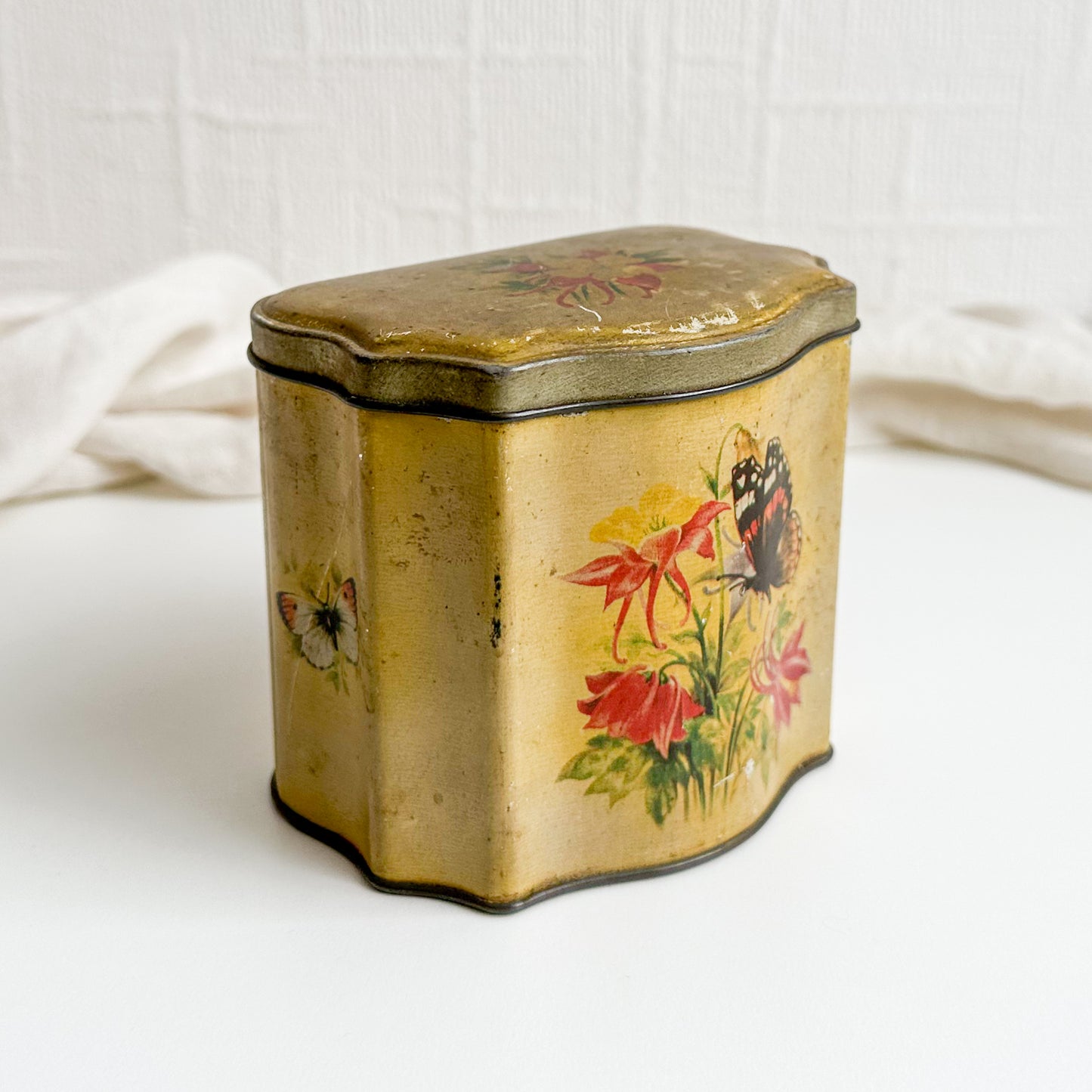 Vintage Floral Tin