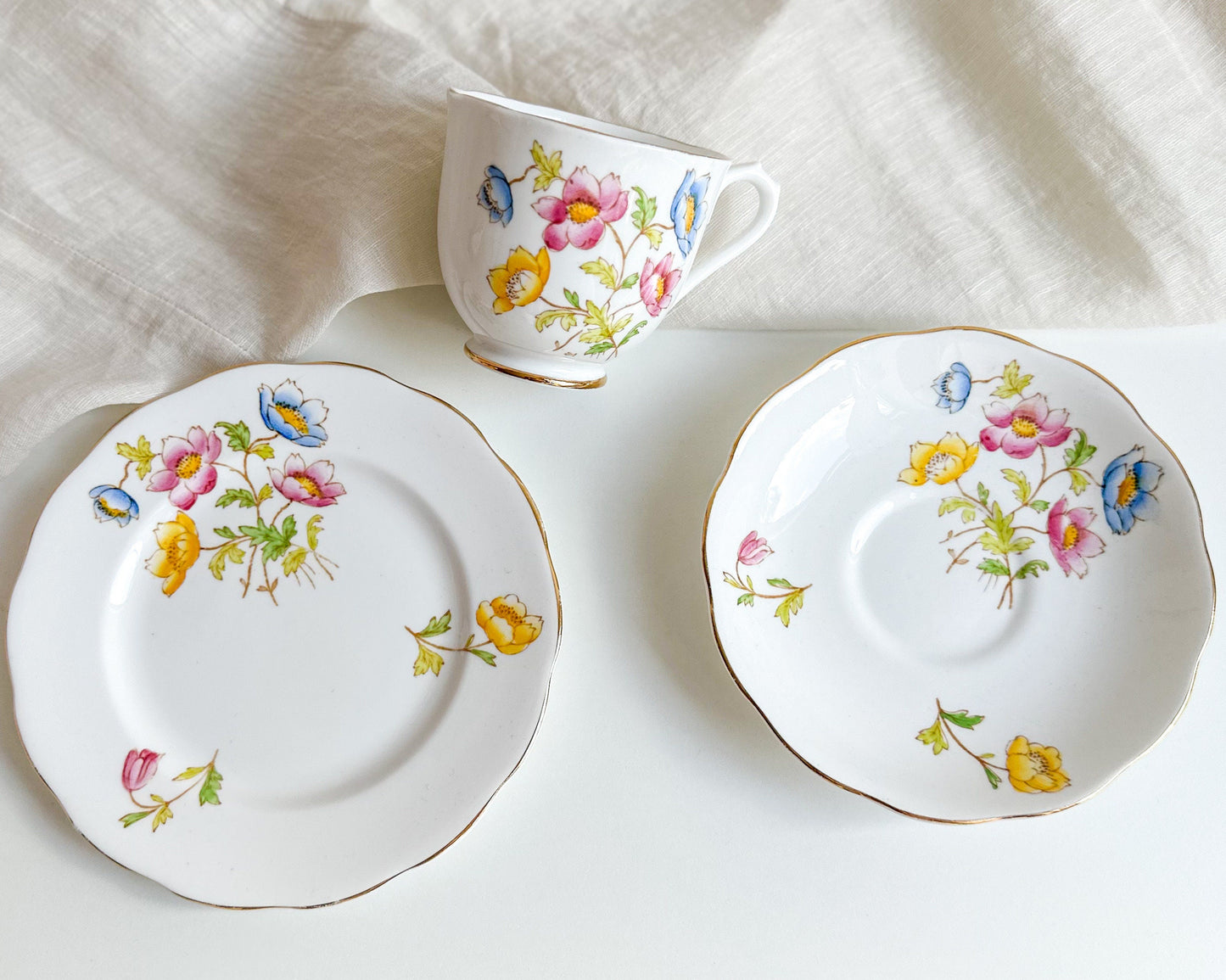 Vintage Royal Albert Tea Cups, “Anemone” Pattern